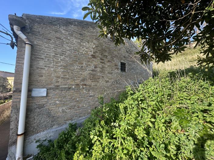 Image No.32-1 Bed Semi-Detached for sale