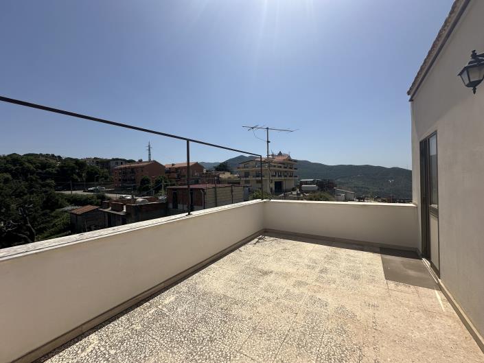 Image No.23-1 Bed Semi-Detached for sale