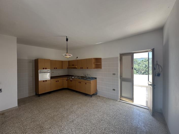 Image No.49-1 Bed Semi-Detached for sale