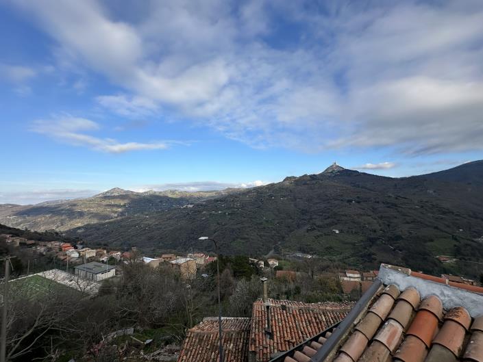 Image No.9-3 Bed House for sale