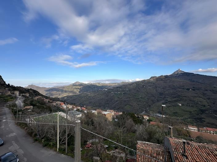 Image No.14-3 Bed House for sale