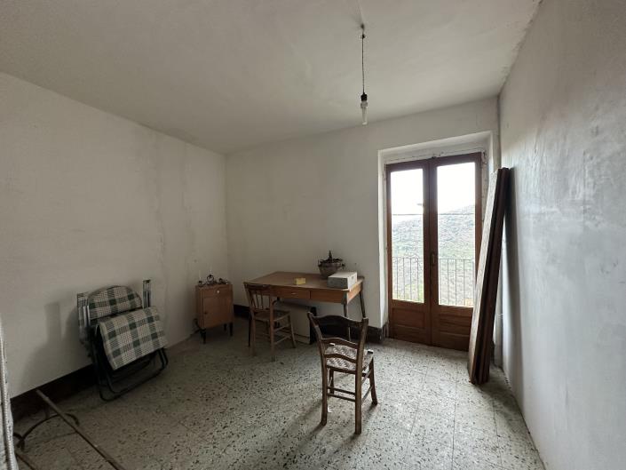 Image No.21-3 Bed House for sale