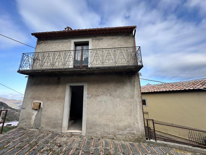 Image No.24-3 Bed House for sale