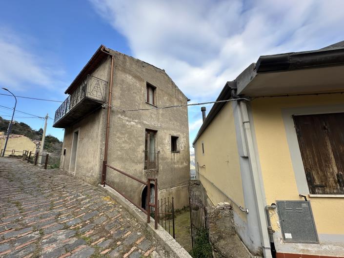 Image No.25-3 Bed House for sale