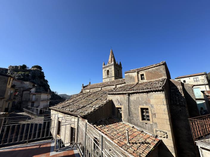 Image No.12-3 Bed Townhouse for sale