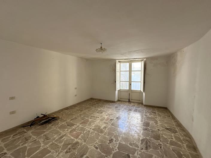 Image No.8-3 Bed Townhouse for sale