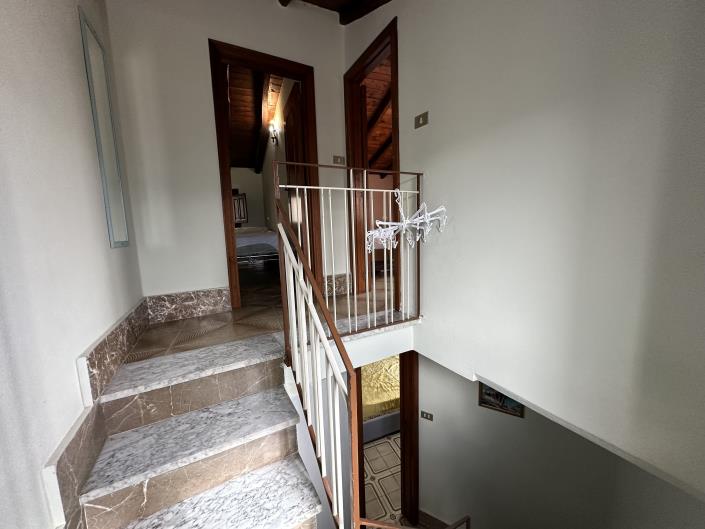 Image No.16-3 Bed Semi-Detached for sale