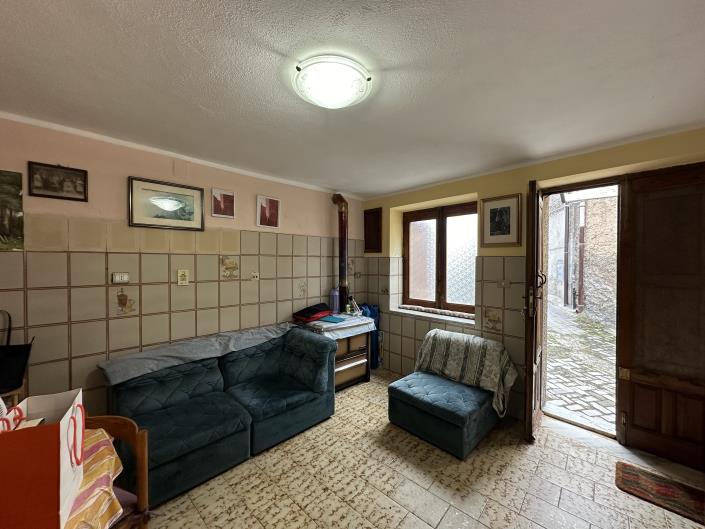 Image No.26-3 Bed Semi-Detached for sale