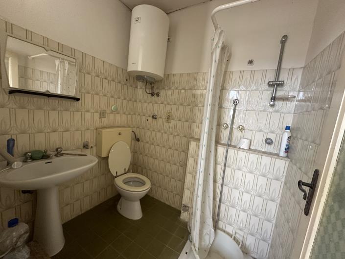 Image No.22-2 Bed Semi-Detached for sale