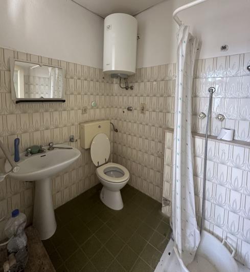 Image No.18-2 Bed Semi-Detached for sale