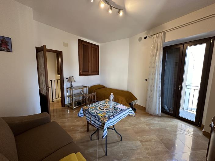 Image No.10-2 Bed Townhouse for sale