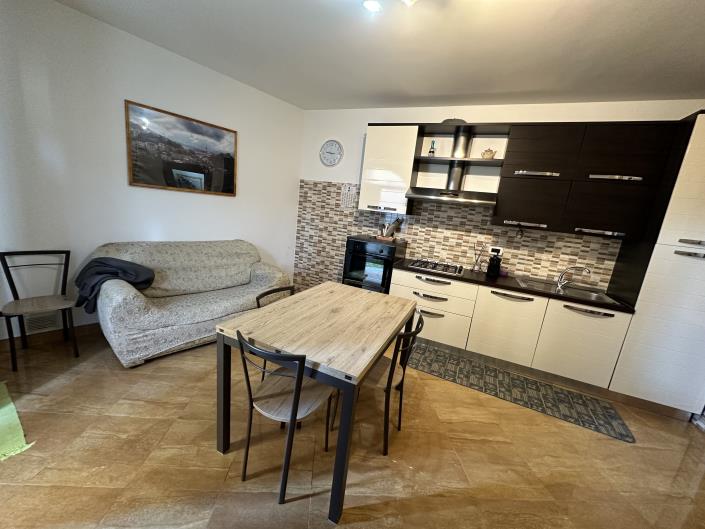 Image No.9-2 Bed Townhouse for sale