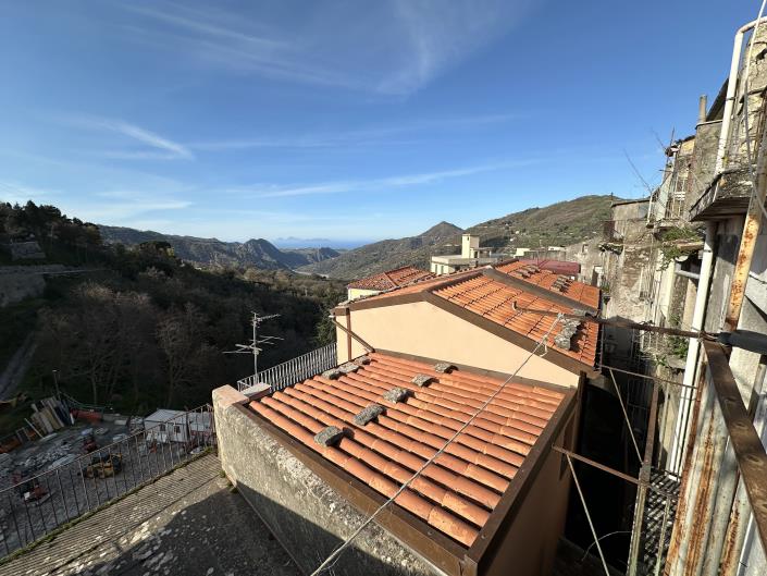 Image No.18-3 Bed Townhouse for sale