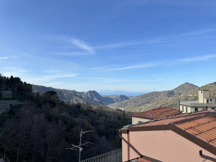 Image No.19-3 Bed Townhouse for sale