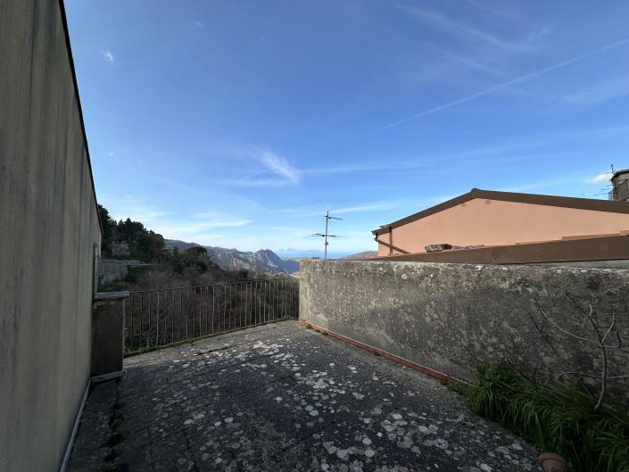 Image No.23-3 Bed Townhouse for sale