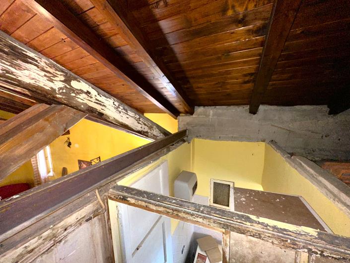 Image No.22-5 Bed Restaurant for sale