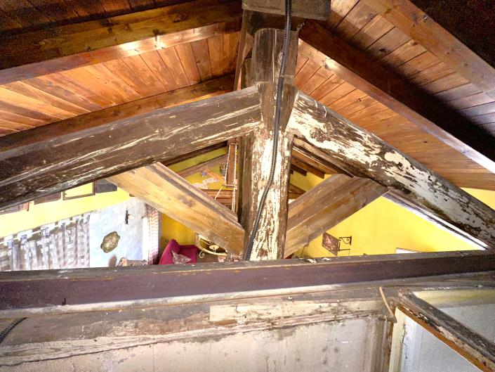 Image No.21-5 Bed Restaurant for sale