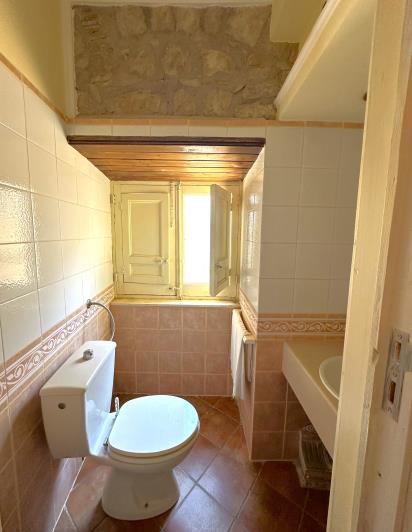 Image No.37-5 Bed Restaurant for sale