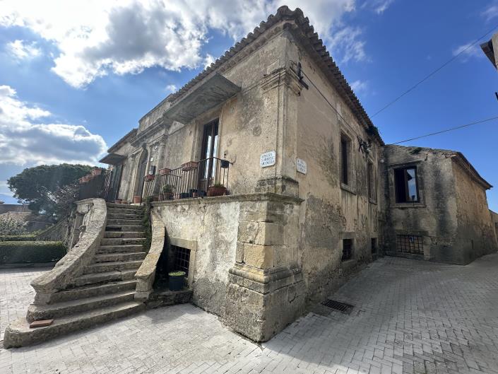 Image No.11-3 Bed Villa / Detached for sale