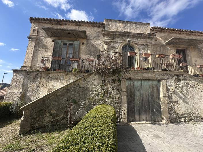 Image No.12-3 Bed Villa / Detached for sale