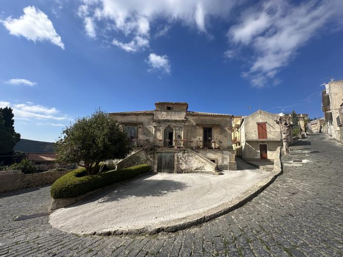 Image No.17-3 Bed Villa / Detached for sale