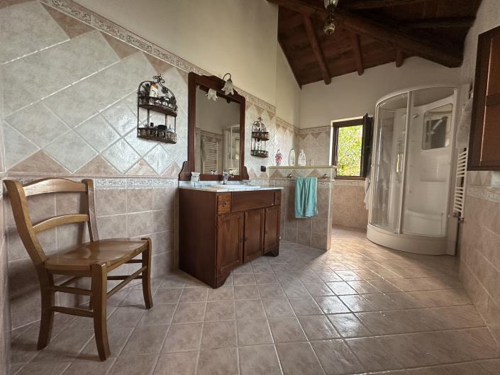 Image No.41-3 Bed Villa / Detached for sale