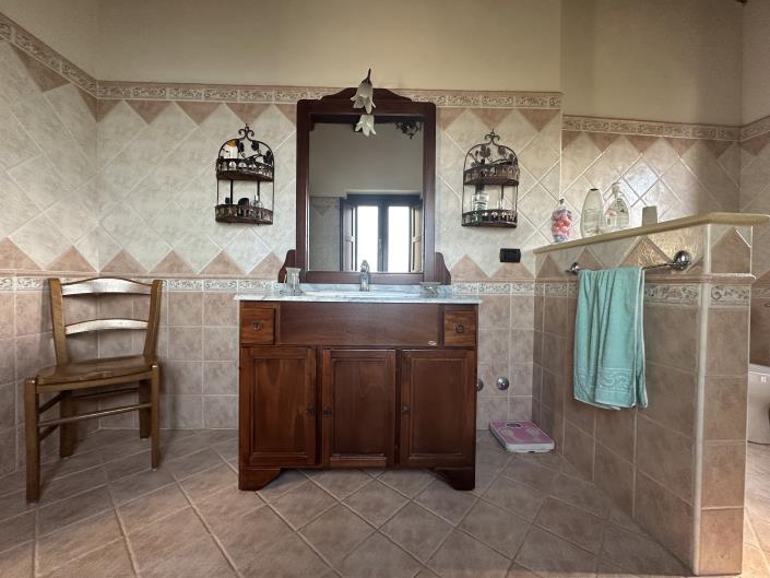 Image No.44-3 Bed Villa / Detached for sale