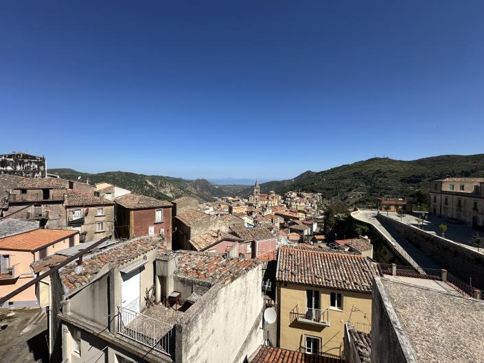 Image No.48-2 Bed Townhouse for sale