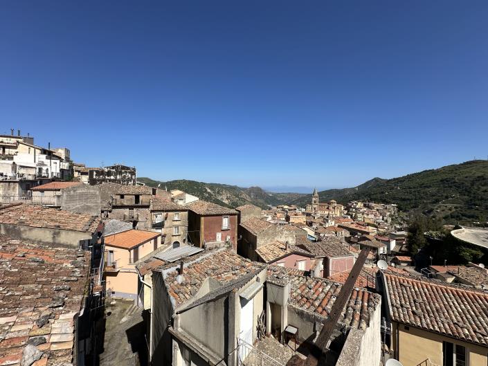 Image No.50-2 Bed Townhouse for sale