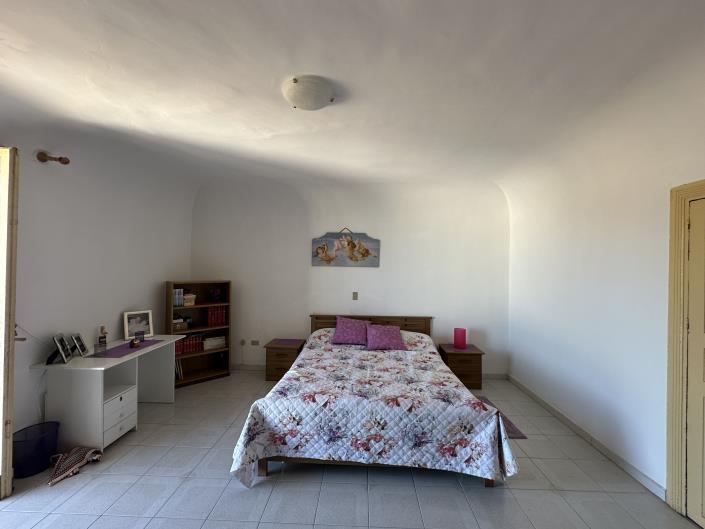 Image No.30-2 Bed Townhouse for sale