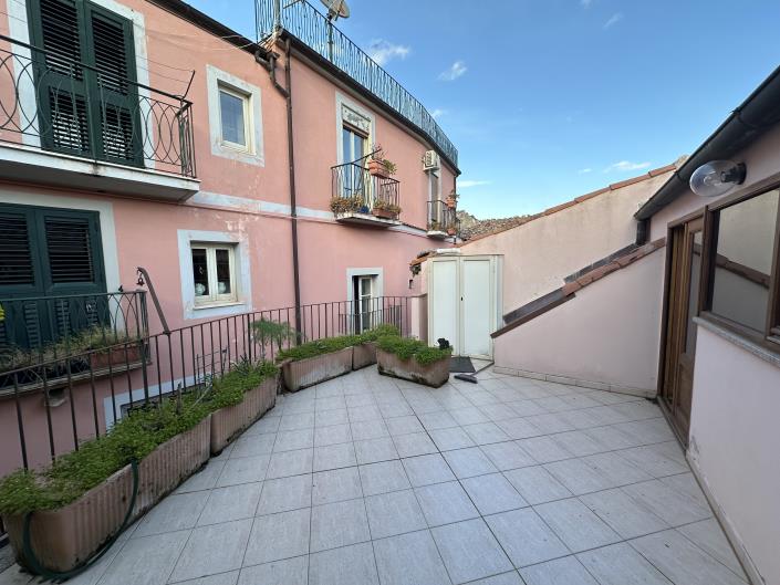 Image No.7-2 Bed House for sale