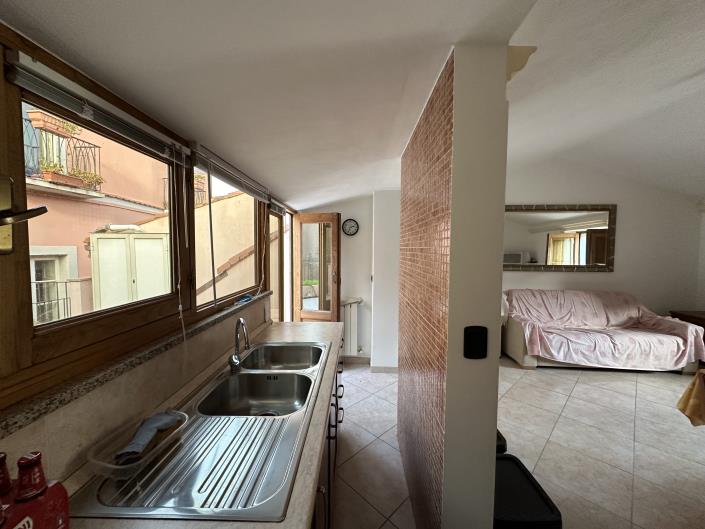 Image No.17-2 Bed House for sale