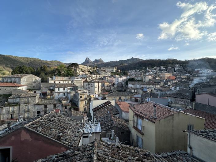 Image No.24-2 Bed House for sale