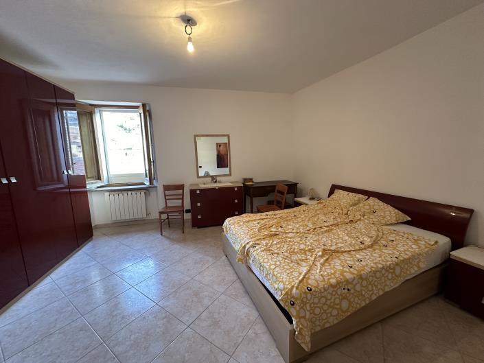 Image No.11-2 Bed House for sale