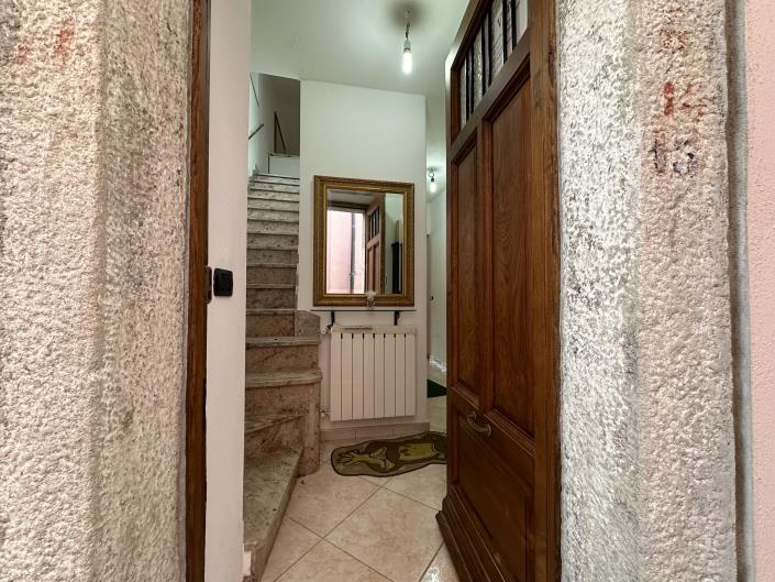 Image No.5-2 Bed House for sale