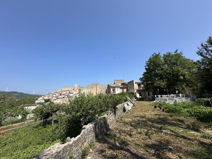 Image No.11-3 Bed Property for sale