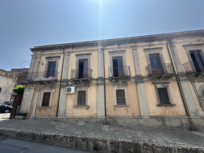 Image No.43-3 Bed Property for sale