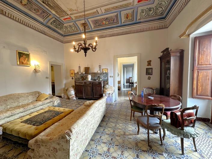 Image No.4-3 Bed Property for sale