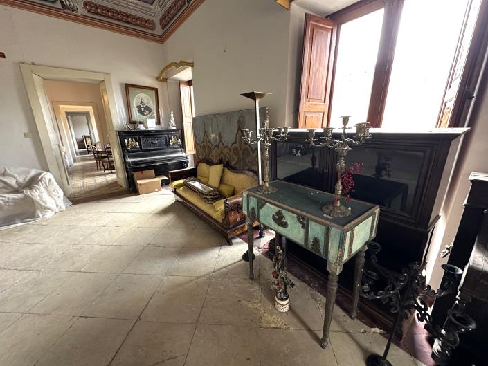 Image No.17-3 Bed Property for sale