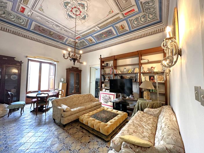 Image No.1-3 Bed Property for sale