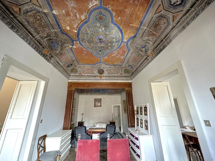 Image No.8-3 Bed Property for sale