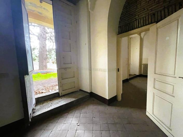 Image No.46-5 Bed Villa / Detached for sale