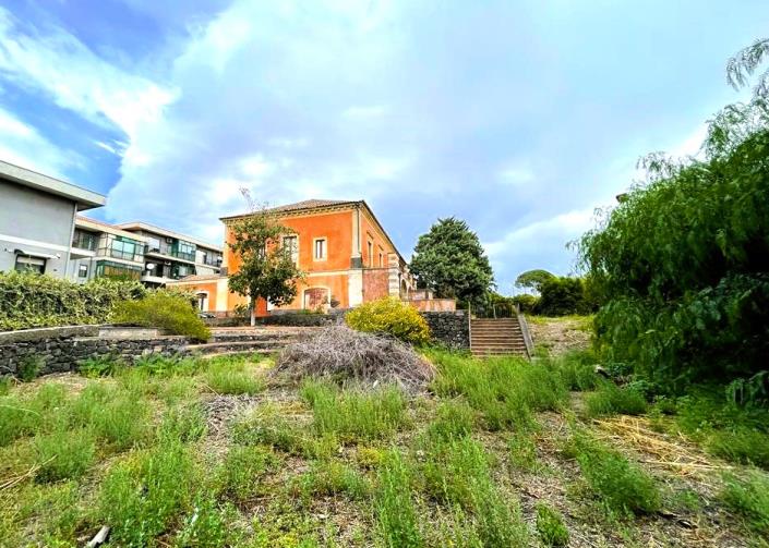 Image No.49-5 Bed Villa / Detached for sale