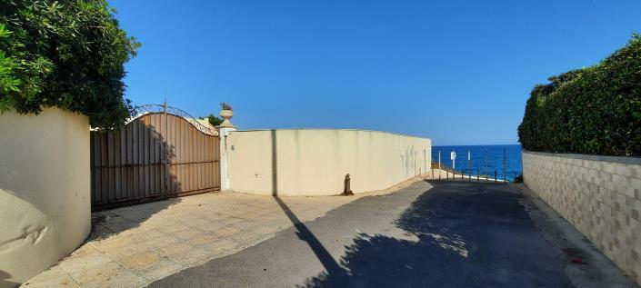 Image No.36-4 Bed Villa / Detached for sale