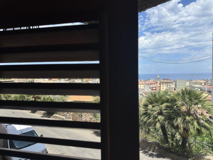 Image No.23-4 Bed Townhouse for sale