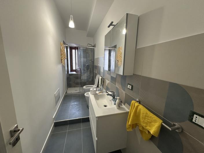 Image No.11-4 Bed Townhouse for sale