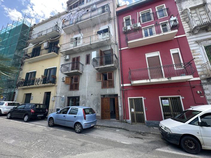 Image No.30-4 Bed Townhouse for sale