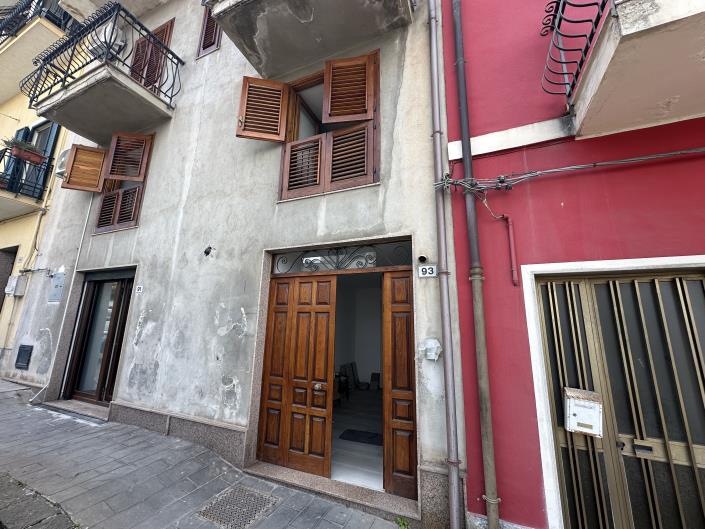 Image No.33-4 Bed Townhouse for sale