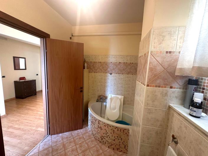 Image No.20-3 Bed Apartment for sale