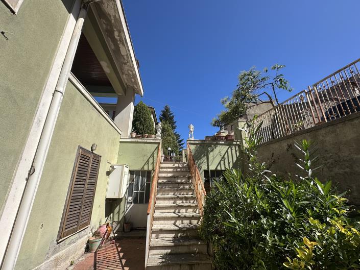 Image No.9-3 Bed Villa / Detached for sale